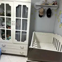 تخت گهواره ای و کمد نوزاد چوبی