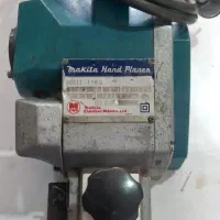 یک دستگاه رنده برقی نجاری ماکیتا