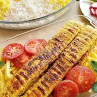 کارگر خانم رستوران سرویس رفت و برگشت