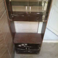 ۳عدد ویترین رو برک شیشه و۳ قفسه