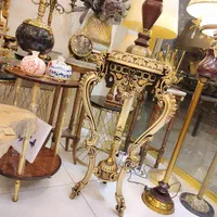 میز تلفن میز آباژور میز مجسمه کنار سالنی کلاسیک
