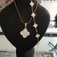 دستبند و گردنبند گلی