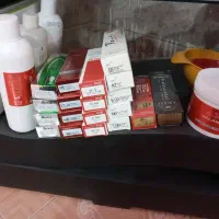 تعدادی رنگ و اکسیدان و دکلره