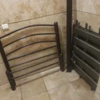 تخت فلزی یک نفره باکفی۴عدد