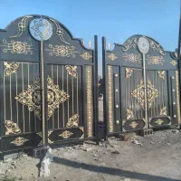 حیاطی باغی نفر رو ماشین رو درب ویلایی