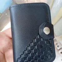 یک عدد کیف کارتی پیداشده