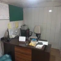 منشی و فروشنده