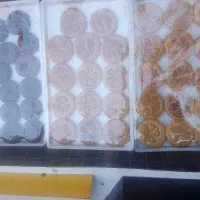 فروشنده خانم در کلوچه پزی شب کار