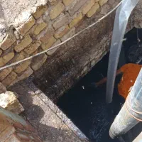 پاک سازی کف منبع هود استخر