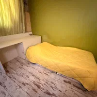 تخت یک نفره با میز تحریر