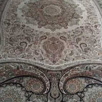 یک عد فرش 9متری به فروش می‌رسد