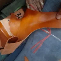 چرم گاوی و مقداری چرم بزی