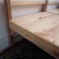 تخت چوبی