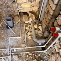 لوله‌کشی‌آب‌وفاضلاب/رفع‌نم‌رطوبت‌ونشتی/تمیرابگرمکن|خدمات پیشه و مهارت|اراک, |دیوار
