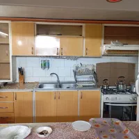 کابینت فلزی در حد نو به همراه سینک و شیر اهرمی