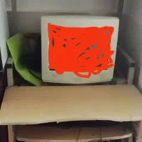 میز کار و مانیتور