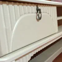زیر تلویزیون کم استفاده شده