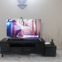 میز چوبی تلویزیون