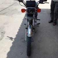 موتور سیکلت 200 پرواز
