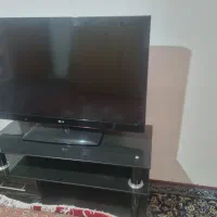 تلویزیون ۴۲ اینچ ال جی به همراه میز