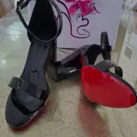 کفش نو زنانه