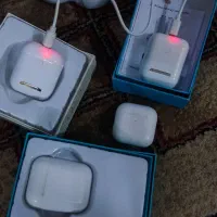 ایرپاد ، اسپیکر و ماکت موبایل