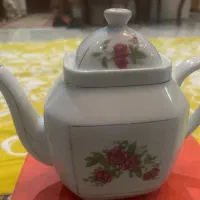 قوری گلسرخی قدیمی
