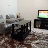 میز تلویزیون شیشهای
