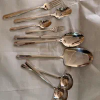 سرویس قاشق و چنگال استفاده نشده