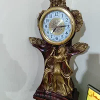 ساعت ایستاده با پایه