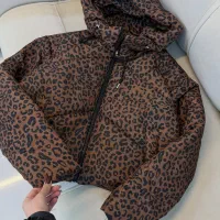 لباس|لباس|نجف‌آباد, امام خمینی|دیوار