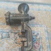 چرخ گوشت دستی قدیمی