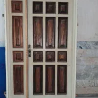 در آپارتمان باچهارچوب آهنی