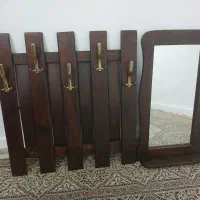 آینه و چوب لباسی