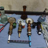 چندعدد قلیون چوبی ویک عدد