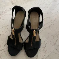 صندل مایکل کورس اورجینال سایز ۴۰ فروش فوری