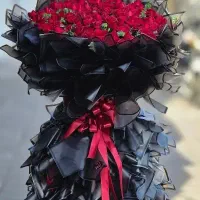 گلفروشی باکس گل.دسته گل پایه گل تاج گل