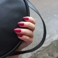 کاشت ناخن   و آموزش کاشت ناخن