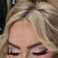 میکاپ و شنیون vip با ۵۰٪ آف + ضمانت بازگشت وجه