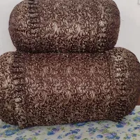 بالش و نازبالش  پر شده از پر  قهوه ای طلایی