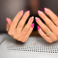 کاشت ناخن و آموزش تخصصی( تخفیف ویژه) تا آخر ماه