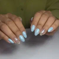 خدمات کاشت ناخن