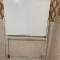 وایت برد شیشه ای پایه دار