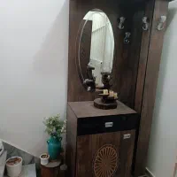 جاکفشی ایستاده آینه ای همراه با آویز لباس