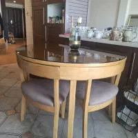 میز ناهارخوری گرد