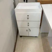 فروش میز ناخن و فایل سه کشوی کنار میز ناخن