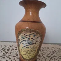 گلدان و ان یکاد