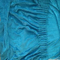 پرده مخمل آبی