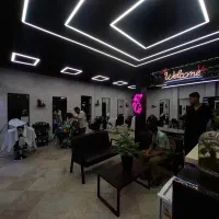 آرایشگر حرفه ای
