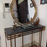 آینه و کنسول فلزی
